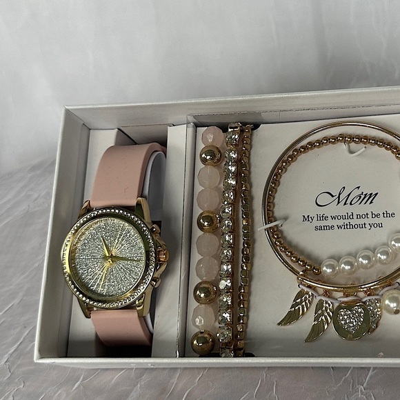 Pink & Gold Watch & Jewlery Bracelets Gift Set For Mom Mothers Day Gift NIB - Picture 5 of 13